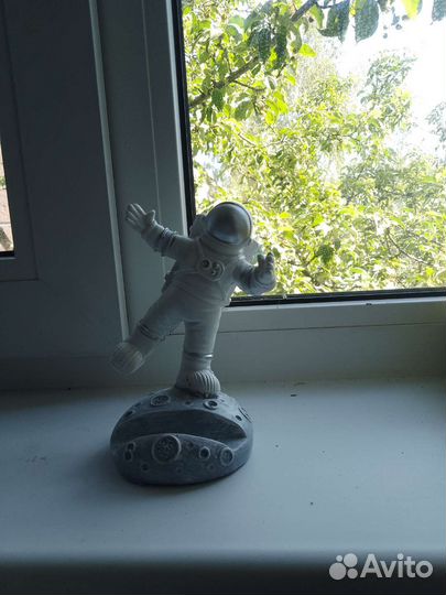 Подставка для телефона космонавт