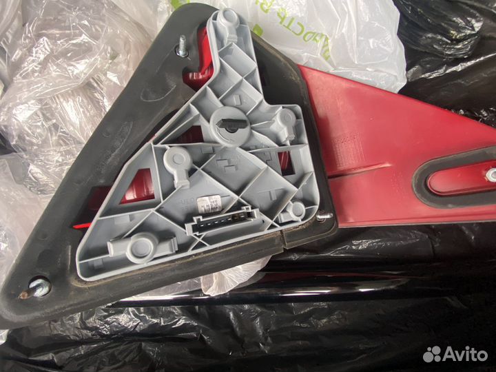 Задний фанарь w203