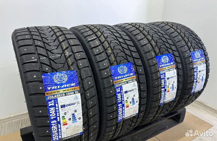 Tri Ace Snow White II Stud 285/60 R18 120H