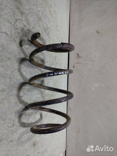 Пружина передняя правая Renault Sandero 1