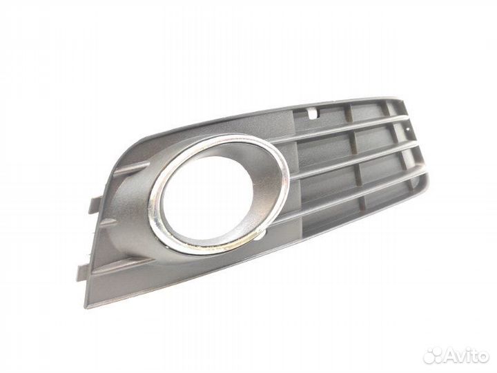 Накладка противотуманной фары передняя левая Audi