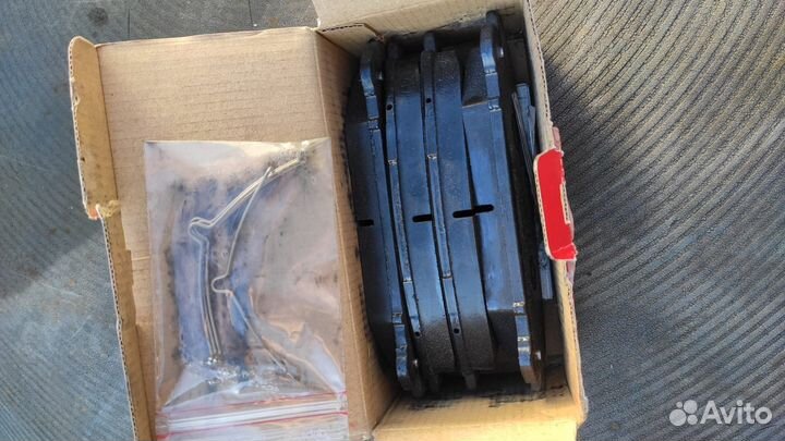 Колодки тормозные передние Toyota Highlander