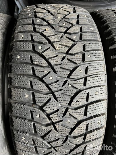 Bridgestone Blizzak Spike-02 225/45 R17