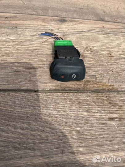 Кнопка Renault Megan 1 1.2