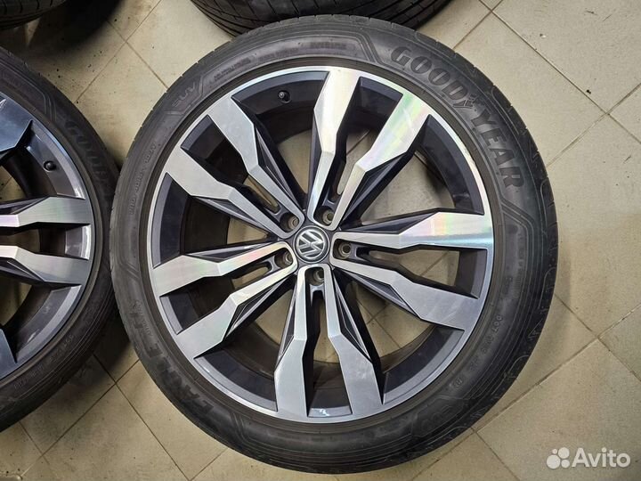 Volkswagen Touareg Suzuka Bicolor R21 Оригинал