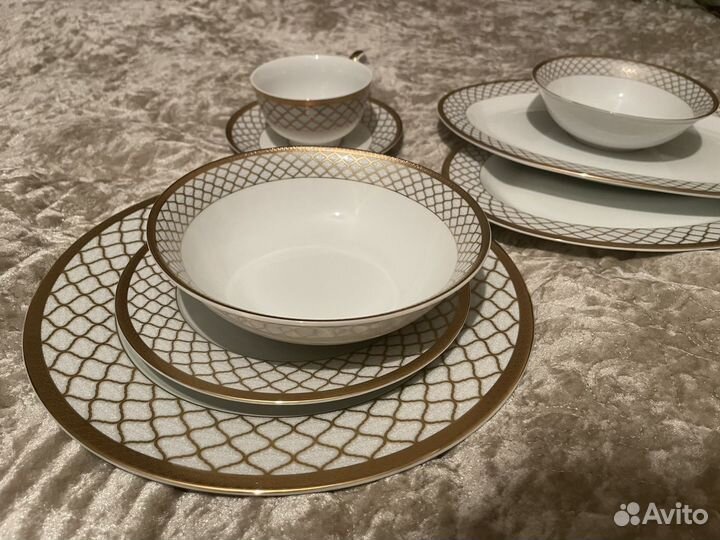 Столовый и чайный сервиз на 12 персон