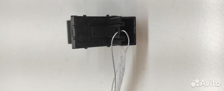 Кнопка стеклоподъемника Volkswagen Sharan