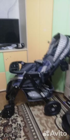 Прогулочная коляска