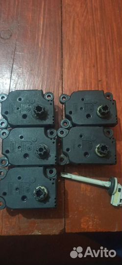 Моторчик заслонки печки peugeot 407