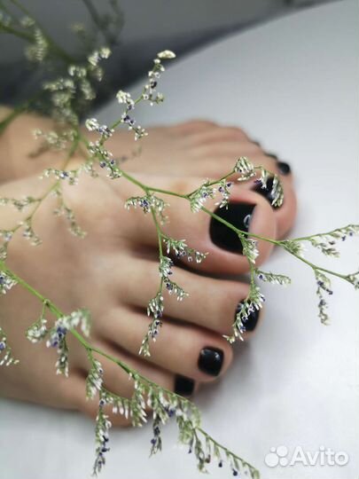 Маникюр педикюр