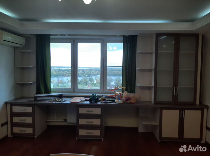 Детский письменный стол