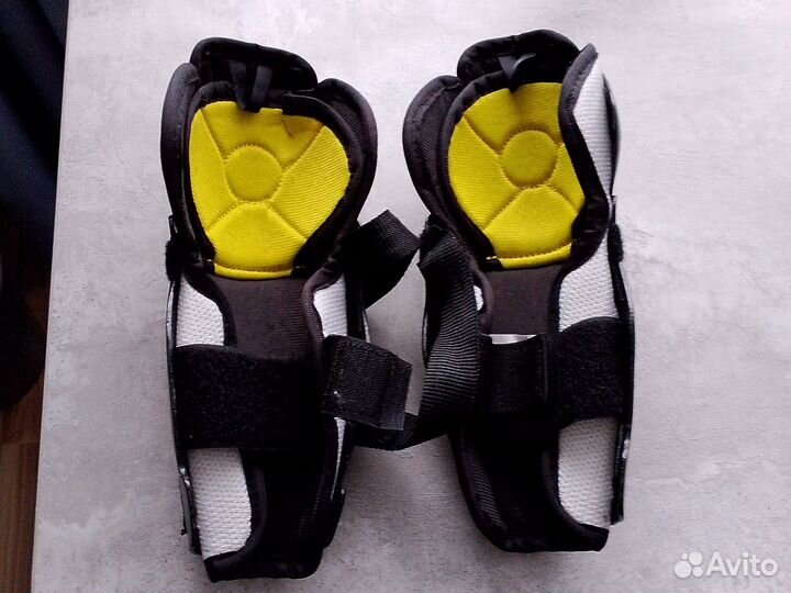 Хоккейные наколенники детские