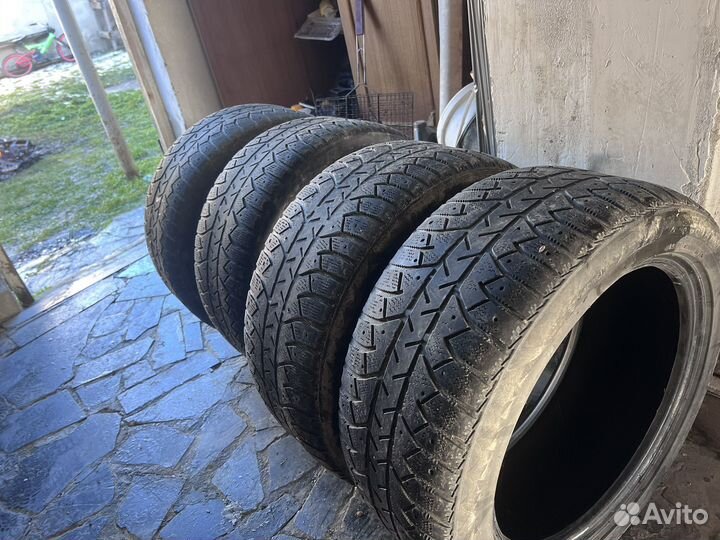 Bridgestone Ice Cruiser 7000 225/50 R17