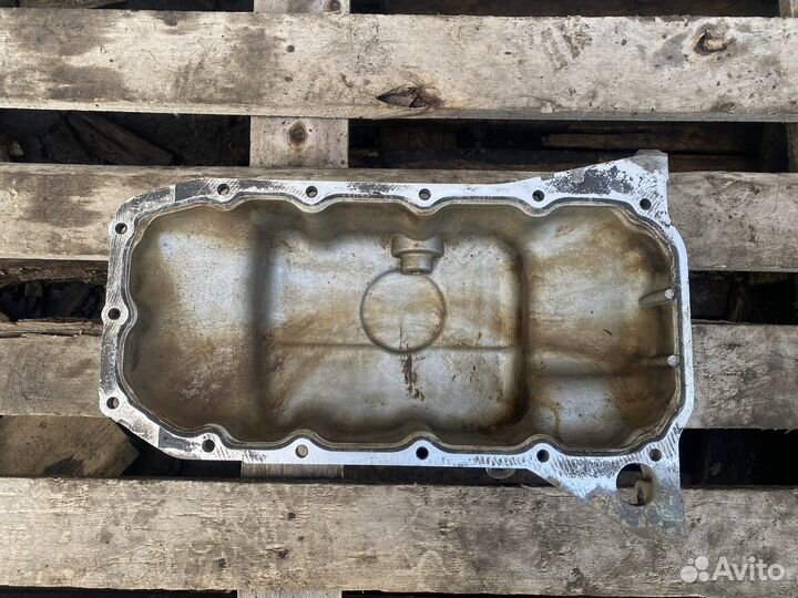 Маслянный поддон двигателя Ford focus 2 1.6