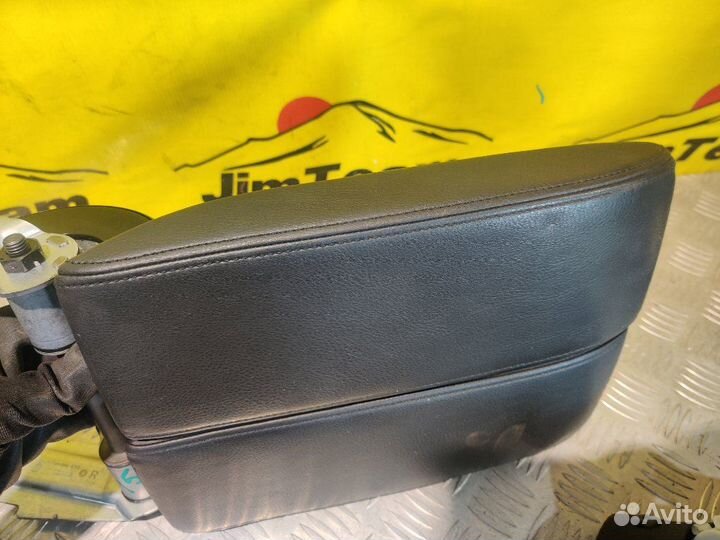 Подлокотник Volkswagen Touareg 7P5 cgea 3.0 tfsi