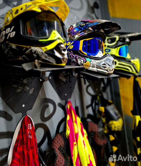 Вешалка-держатель для шлема