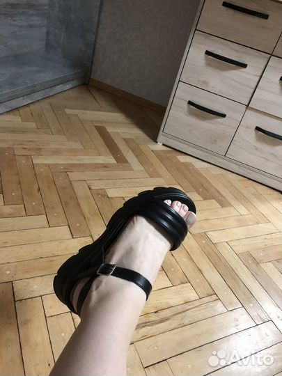 Босоножки натуральная кожа 38