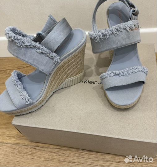 Босоножки женские 37 размер