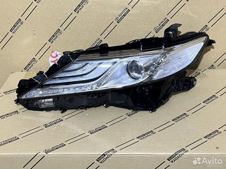 Фара левая Toyota Camry XV70 2020-2023