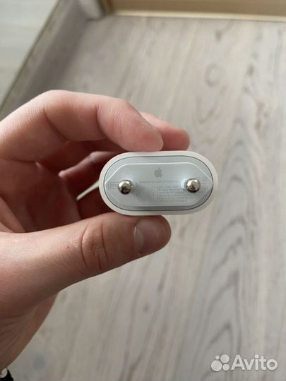 Блок питания,оригинальный блок от айфона