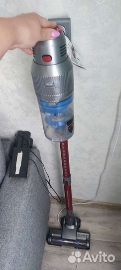 Пылесос redmond RV-UR361, красный