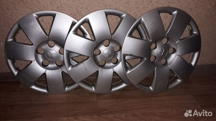 Оригинальные колпаки для стальных дисков Мицубиси