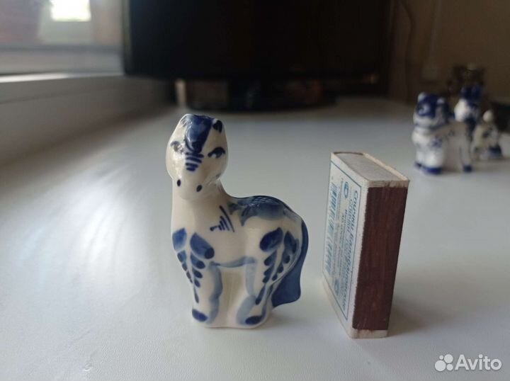 Фигурки животных гжель