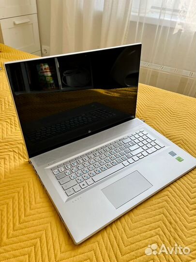 Ноутбук hp envy 17 с i5-8250U
