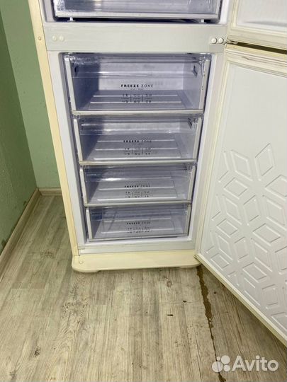 Холодильник Бирюса