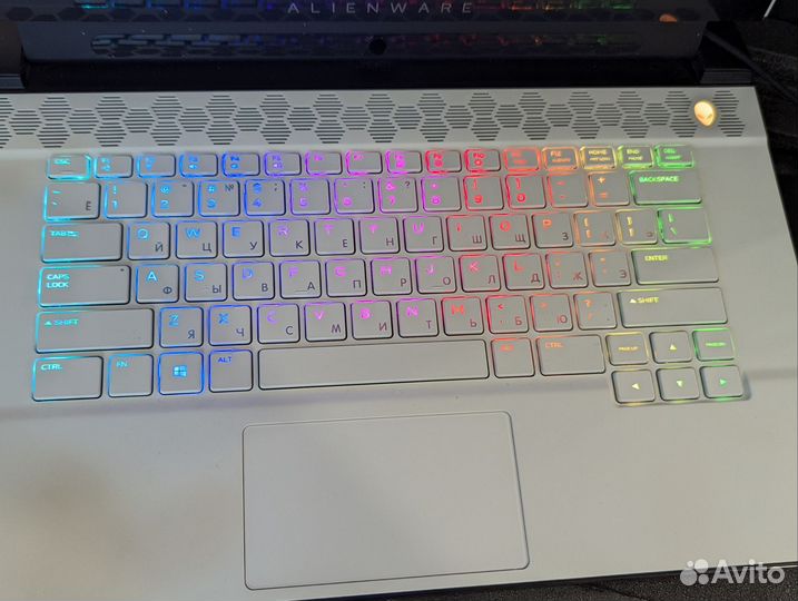 Alienware m15 r2 i7-9750h/RTX2060/16gb/768gb/144Hz