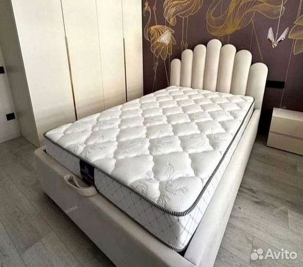 Кровать односпальная мягкая