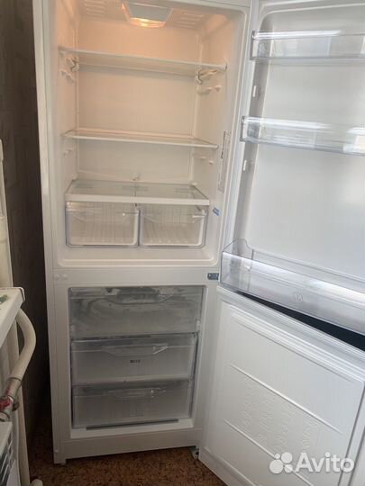 Холодильник indesit новый куплен в конце ноября