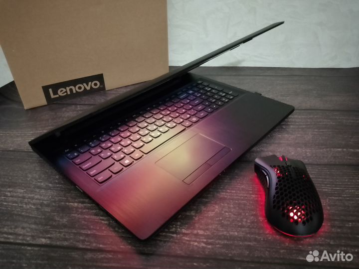 Игровой ноутбук 8Gb/SSD/4ядра мощный Lenovo