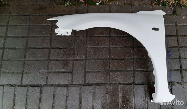 Крыло из стеклопластика renault Laguna1 после 99