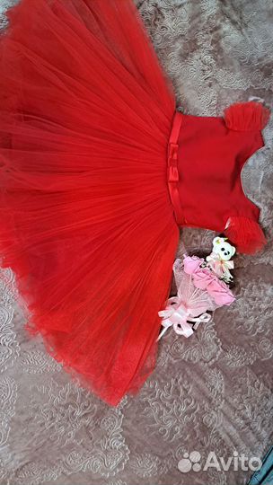 Нарядное платье для девочки 110/116