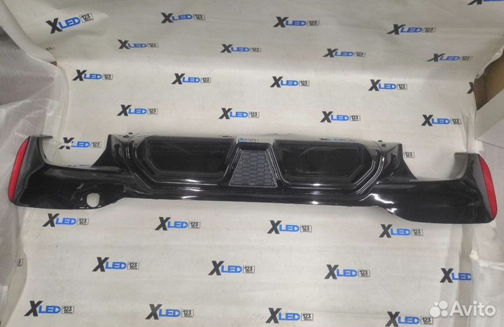 Диффузор G30 M5 CS F90 стиль без фонаря глянец