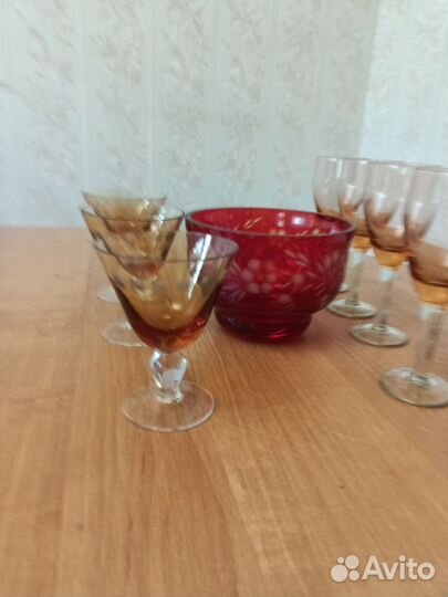 Рюмки и вазочка цветное стекло СССР