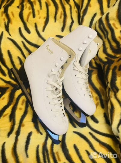 Коньки новые