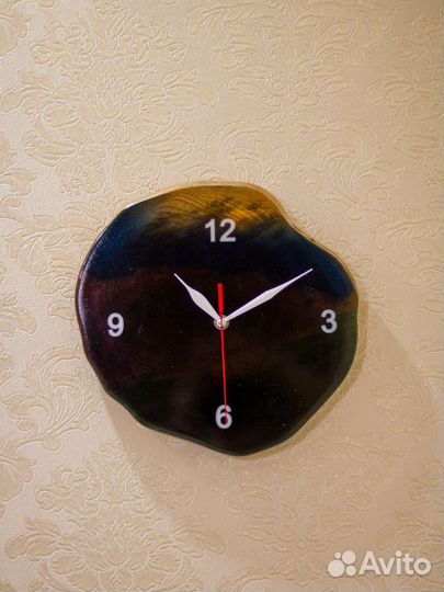 Часы настенные из эпоксидной смолы и дерева
