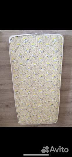 Кроватка с маятником