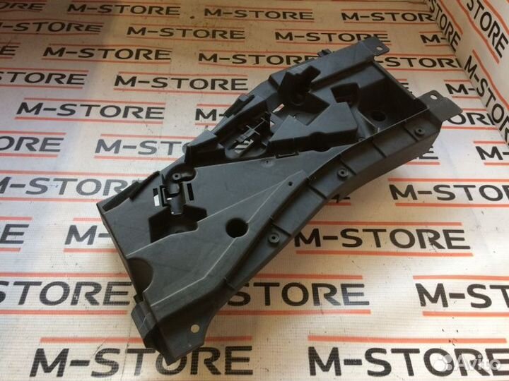 Ящик для инструментов Bmw X5 E53 M62B44 2000