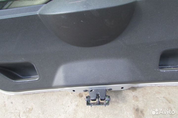 Крышка багажника Peugeot 207