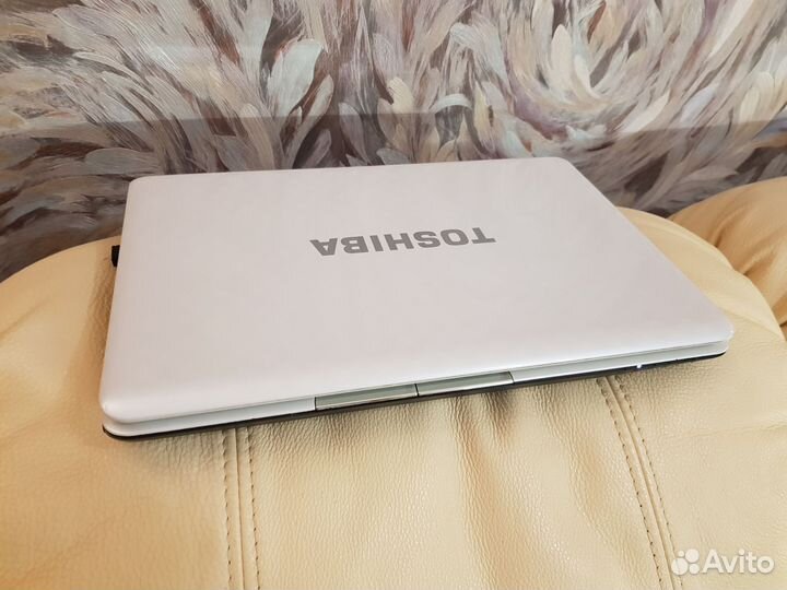 Toshiba Core i5-2430M /8озу /ssd 240 /видео 1Gb