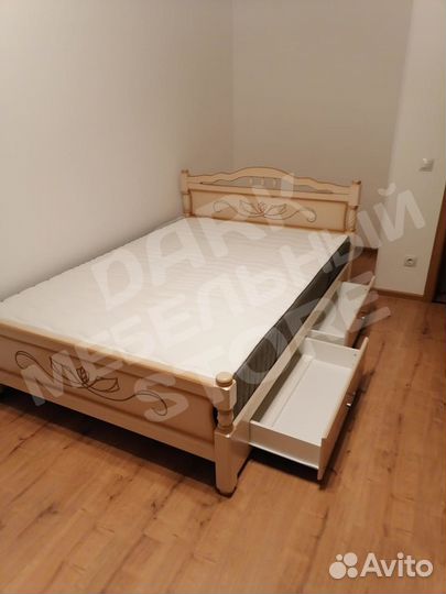 Кровать массив