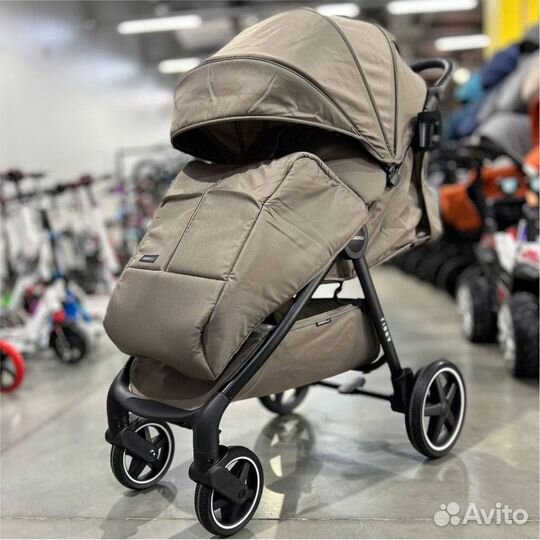 Коляска Luxmom