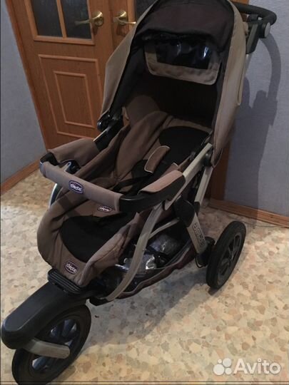 Продаю коляску Chicco Activ3