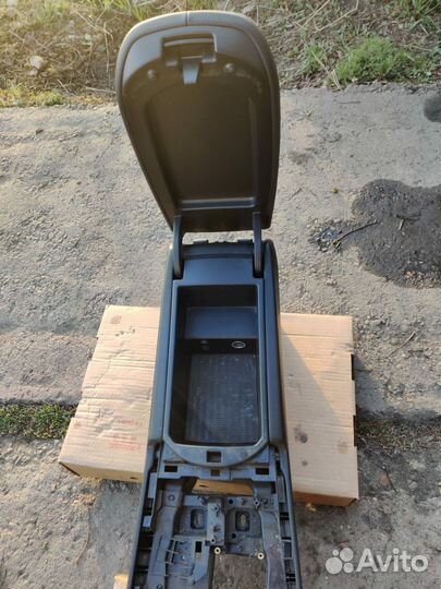 Бардачок между сидений BMW X3 F25