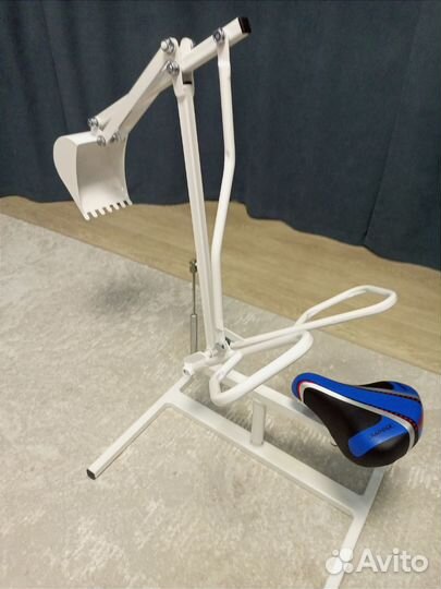 Детский экскаватор для песочницы