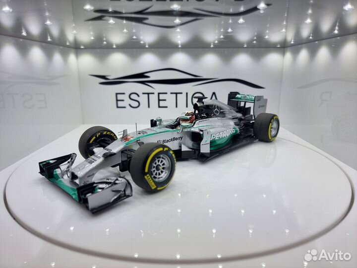 Модель Mercedes W05 Hamilton 2014 1:18 Minichamps