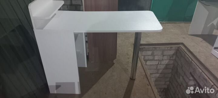 Маникюрный стол складной